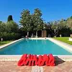 Paola Bed & Breakfast 4*