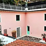 Paola Bed & Breakfast 4*