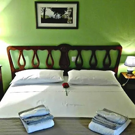 Bed & Breakfast Paola *